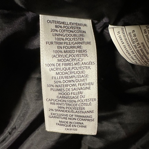 Canadiana | Women’s Size Large Dark Green Parka With Hood - Picture 9 of 9